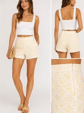 Aqua White & Yellow Eyelet Lace Shorts | Side Zip | Spring Summer size M